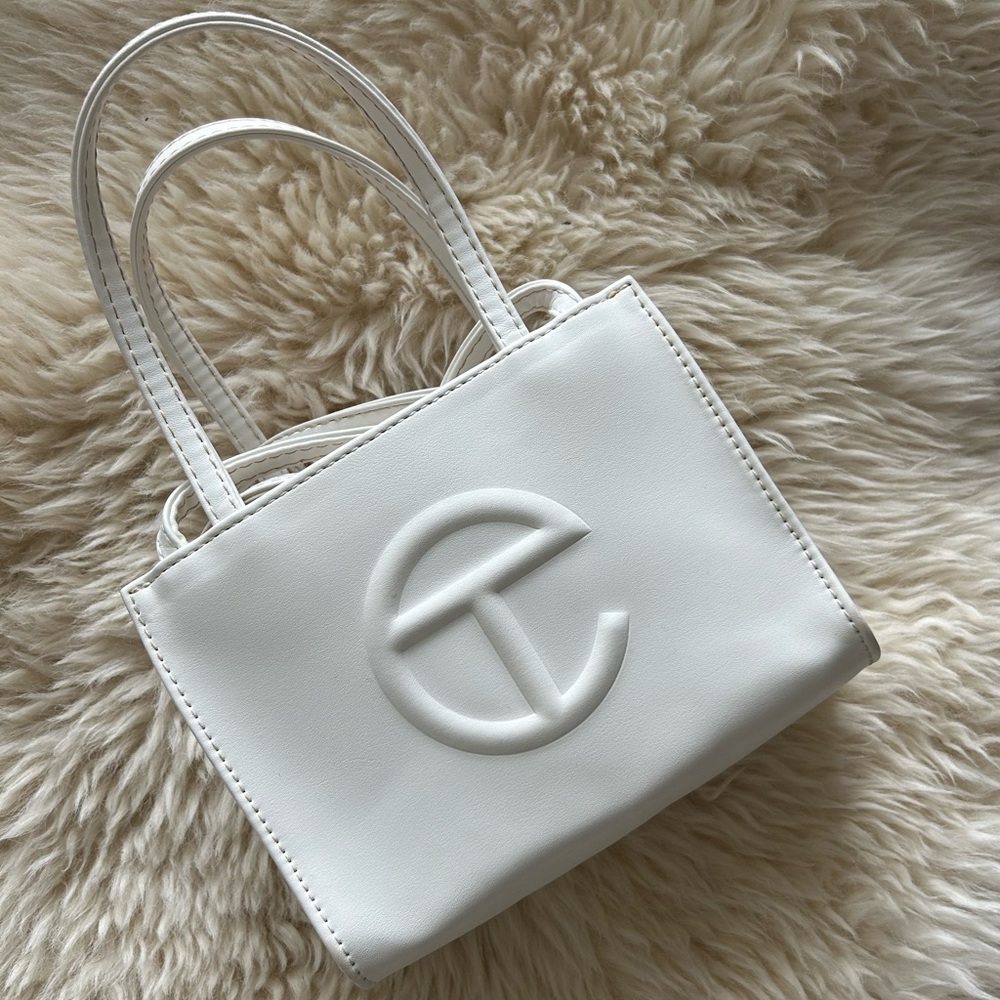 🤍White Telfar mini bag, comes with dust bag